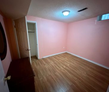 For Lease - 44 Loradeen Crescent Unit# Lower, Toronto, Ontario - Photo 2