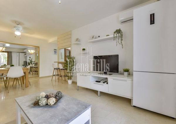 Modern apartment with stunning views of the Mascarat mountain range, Alicante.