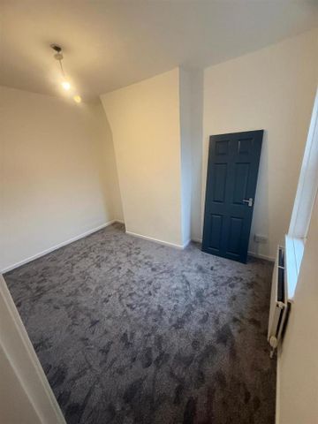 4 bedroom terraced house to rent - Photo 5