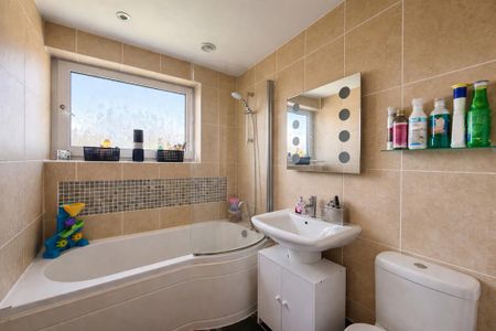 2 bedroom maisonette to rent - Photo 5