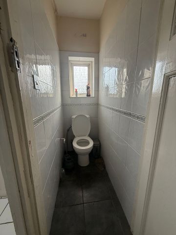 Room in a Shared House, Ilford, IG4 - Photo 2