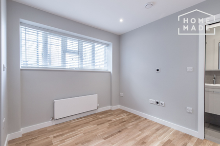 4 bedroom flat to rent - Photo 2