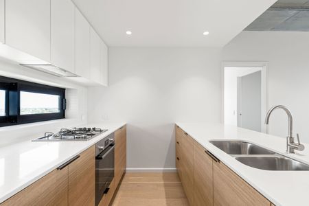 Setting a Benchmark for Luxury! - Photo 3