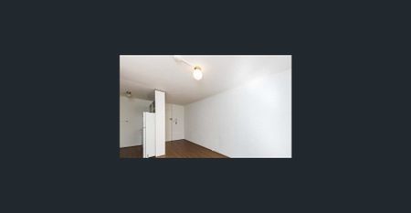 Tranquil Poolside Retreat - Photo 2