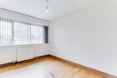 4 bedroom detached house to rent - Photo 5