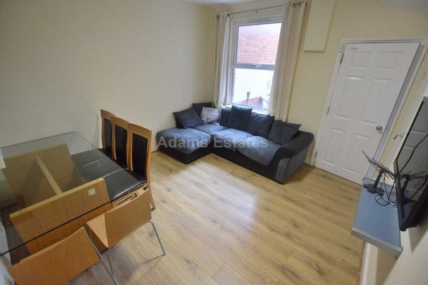 6 bedroom terraced house to rent - Photo 1