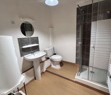 Location Appartement 2 pièces 27m² LA FERTE MACE 61600 - Photo 2
