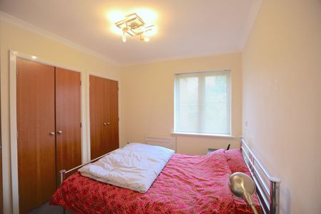 2 Bed Flat, Christopher Court, NW4 - Photo 2