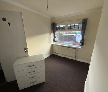 3 bedroom terraced house to rent - Photo 3