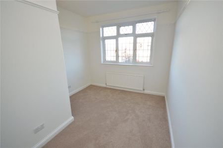 5 bedroom semi-detached house to rent - Photo 4