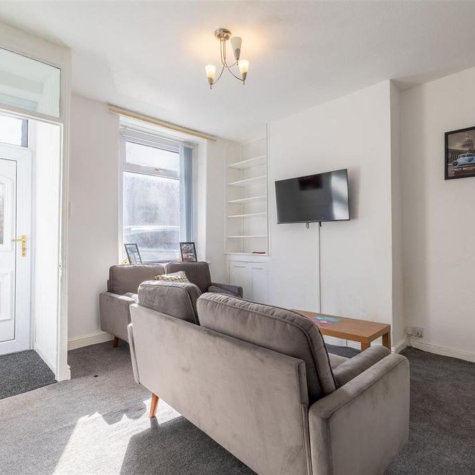 2 bedroom private hall to rent - Photo 1