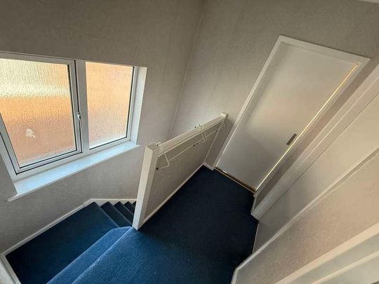 Jubilee Avenue, West Bromich, B71 - Photo 1