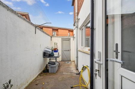 29 Dundela Crescent, Belfast, BT4 3BN - Photo 3