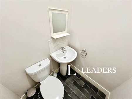 3 bedroom house to rent Mayer Street, Stoke-on-Trent, Staffordshire, ST1 - Photo 2