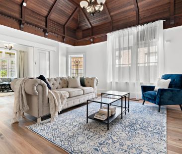 Captivating Period Character - Photo 2