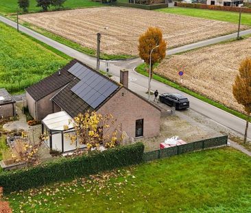 Verzorgde bungalow met: 3 slaapkamers, tuin en garage - Foto 1