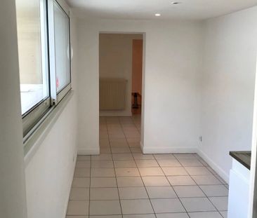 Location Appartement 2 pièces 57 m2 à Saint-Quentin - Photo 2