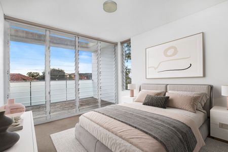 Bright Coastal Apartment Moments from Coogee Beach - Photo 3