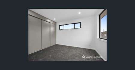 Contemporary Townhouse Living in the Heart of Noble Park - Photo 3