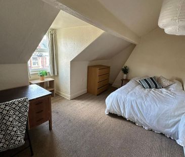 6 bedroom house to rent - Photo 2