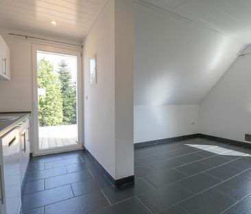 6570 - Großzügige und helle OG-Wohnung mit Dachterrasse, EBK und Ga... - Photo 1