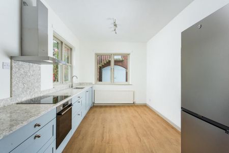 3 bedroom detached house to rent - Photo 3