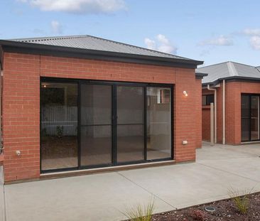 21 Kent Avenue - Photo 1