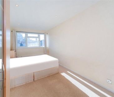 3 bedroom house in Wimbledon - Photo 3