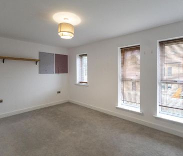 3 bedroom semi-detached house to rent - Photo 2