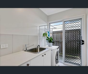 90 Archibald Crescent, Nirimba, Qld 4551 - Photo 4