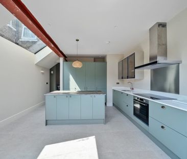 4 bedroom terraced house to rent - Photo 4