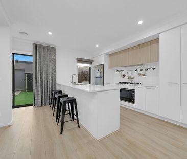 Stylish and conveniently located! - Photo 4