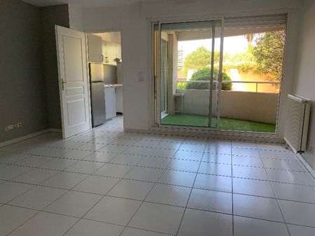 Location appartement Marseille 8ème (13008) - Photo 3