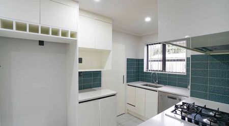 Everything at Your Doorstep! - Photo 5