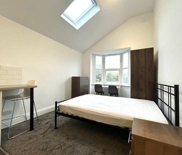 6 bedroom flat to rent - Photo 2