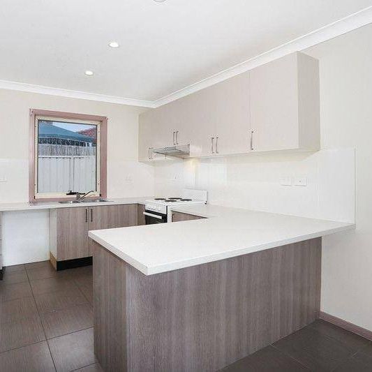 Modern 3 Bedroom Town House - Photo 1
