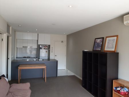 Furnished 2 Bedroom Apartment in the Monash Green Estate - Photo 4