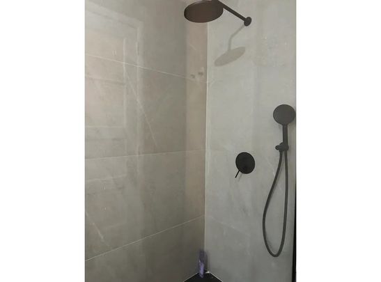 Avenida Visconde de Valmor, Lisbon, Lisbon 1000-289 - Photo 1