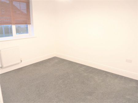 4 bedroom townhouse to rent - Photo 4