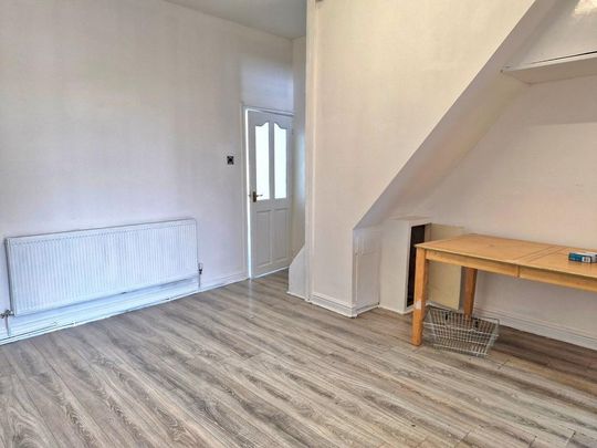 2 bedroom terraced house to rent - Photo 1