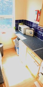 Studio Flat, Kelso Road, LS2 - Photo 3