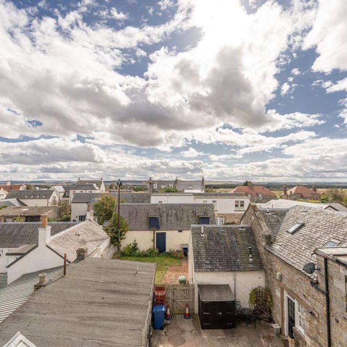 3 bedroom flat to rent - Photo 1