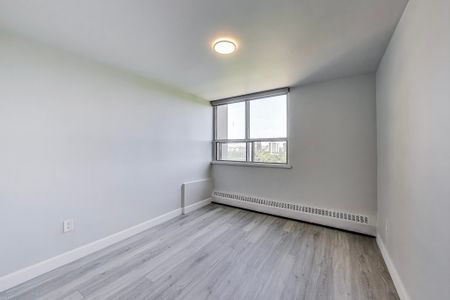 For Lease - 65 Thorncliffe Park Drive Unit# 1404, Toronto, Ontario - Photo 4