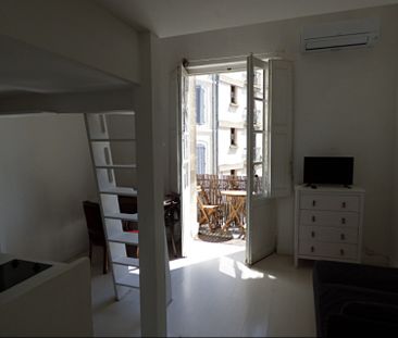 AVIGNON INTRA MUROS: Très beau studio climatisé en duplex au coeur ... - Photo 2