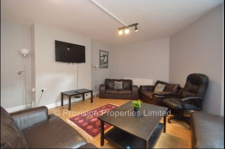 5 Bedroom Student Houses in Woodhouse - Photo 3