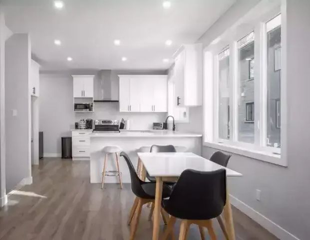 Student House: Spacious Rooms w/ Ensuite Near Western University | 544 Windermere Road, London - Photo 1