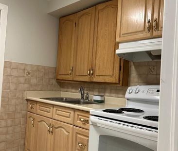 For Lease - 1112 Hawthorne Court Unit# Bsmt, Mississauga, Ontario - Photo 1