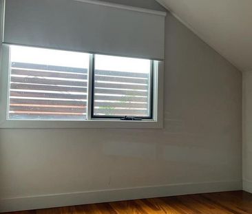 2 Bedroom Townhouse - 3 minute walk to tram stop! - Photo 1