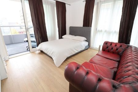 Room in a Shared Flat, Marner Point, E3 - Photo 2