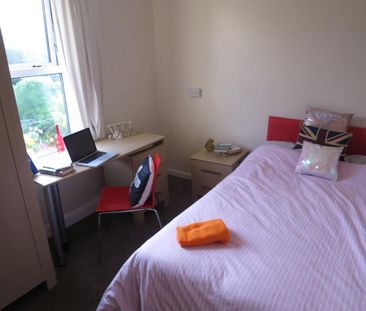 6 bedroom house to rent - Photo 1